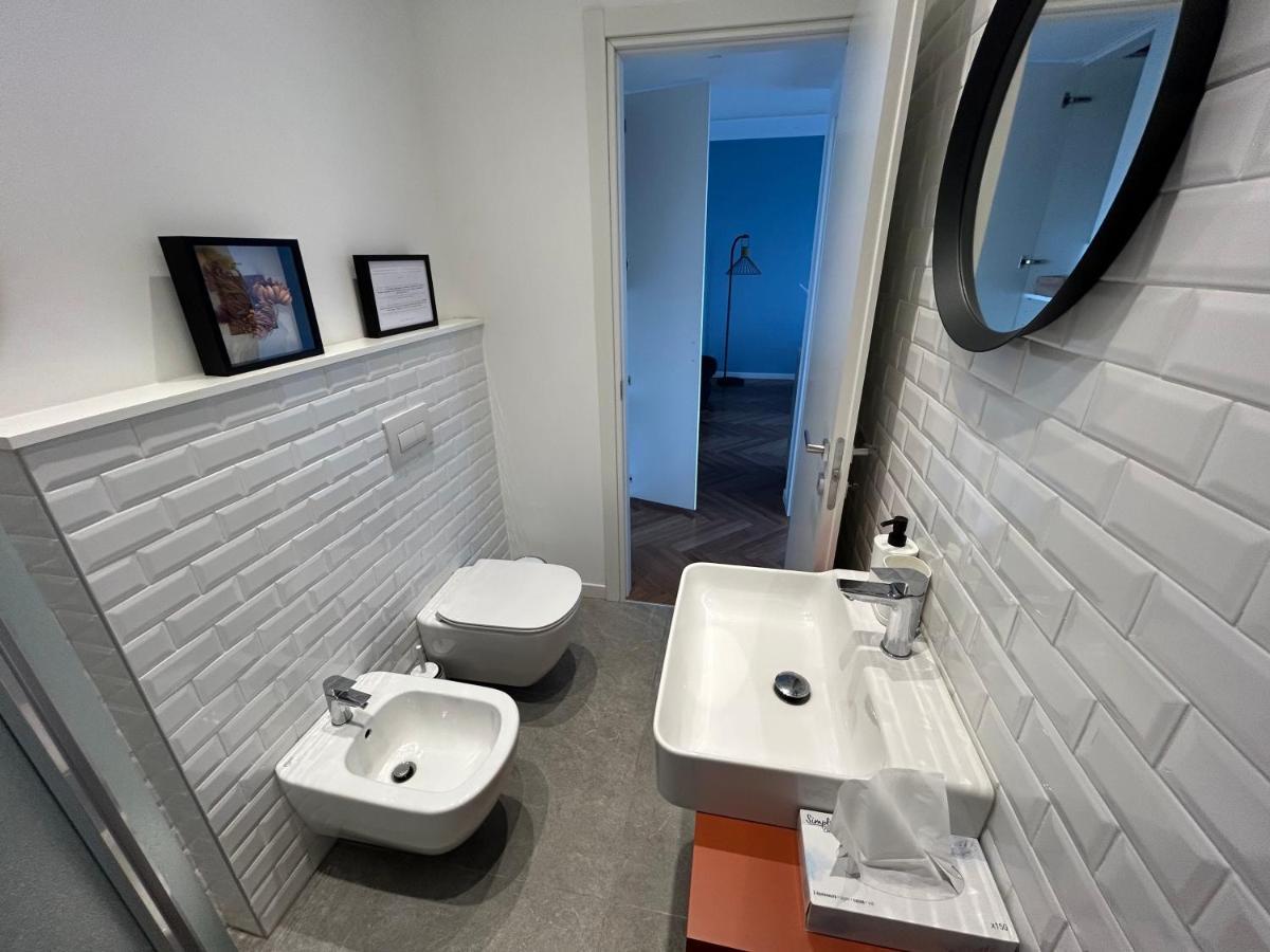 Your Window On The City - Via Gioia Apartment Milan Bagian luar foto