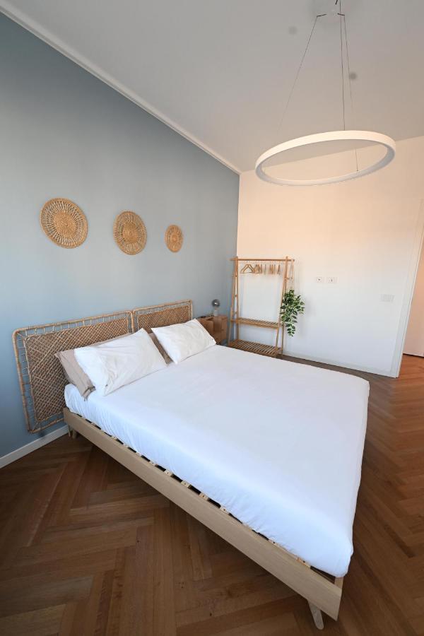 Your Window On The City - Via Gioia Apartment Milan Bagian luar foto