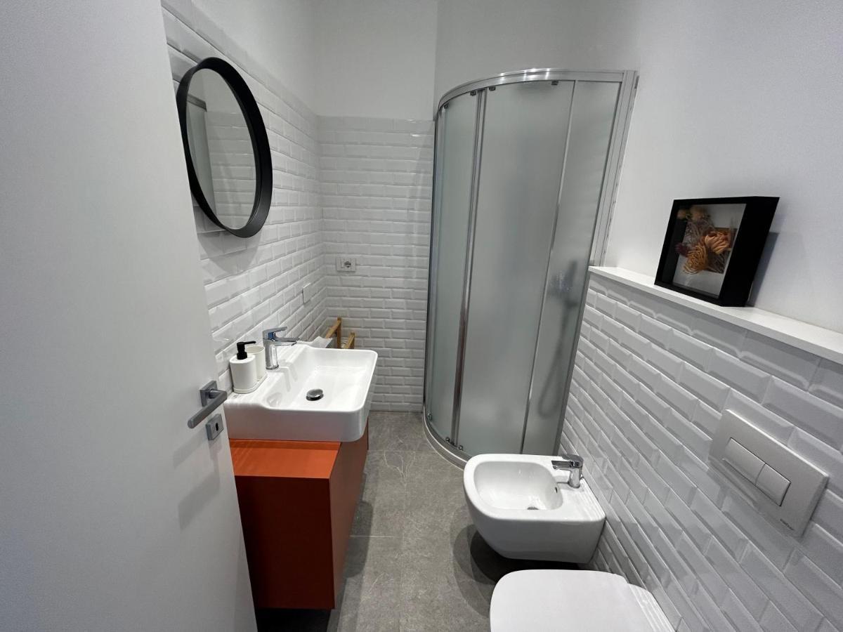 Your Window On The City - Via Gioia Apartment Milan Bagian luar foto