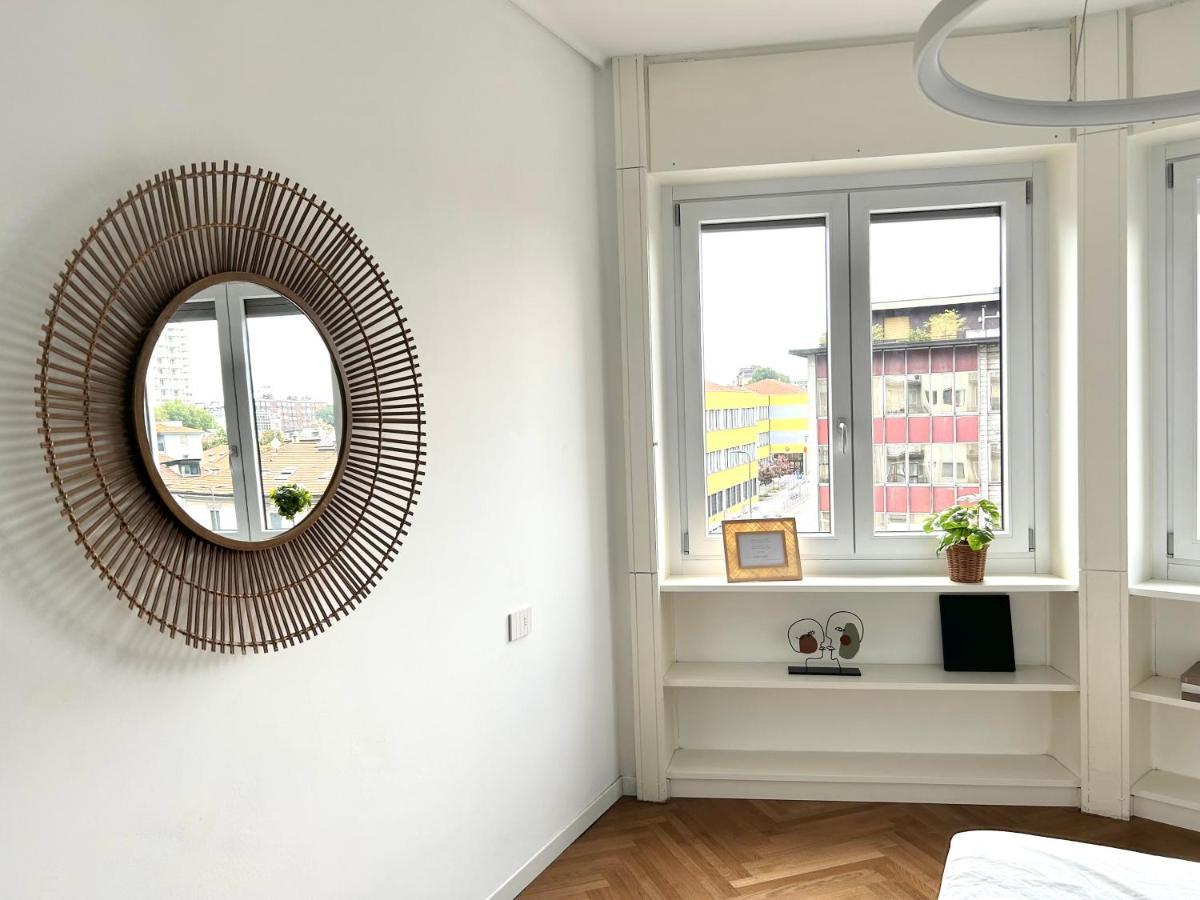 Your Window On The City - Via Gioia Apartment Milan Bagian luar foto